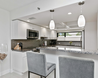665 Se 21st Avenue - Photo Thumbnail 14