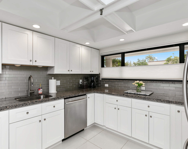 665 Se 21st Avenue - Photo Thumbnail 17