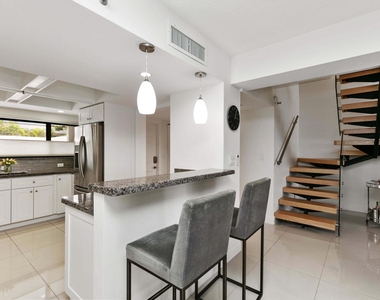 665 Se 21st Avenue - Photo Thumbnail 16