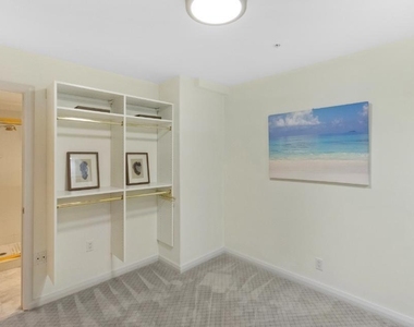 100 Lakeshore Drive - Photo Thumbnail 24