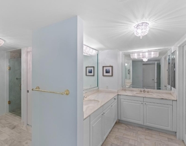 100 Lakeshore Drive - Photo Thumbnail 19
