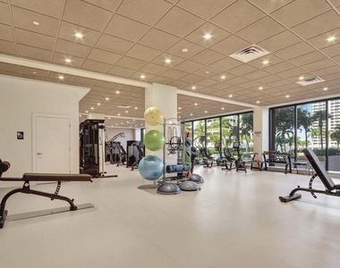100 Lakeshore Drive - Photo Thumbnail 28