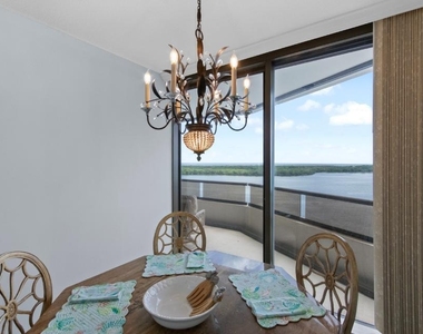 100 Lakeshore Drive - Photo Thumbnail 16