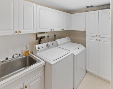 100 Lakeshore Drive - Photo Thumbnail 25