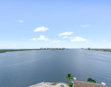 100 Lakeshore Drive - Photo Thumbnail 1