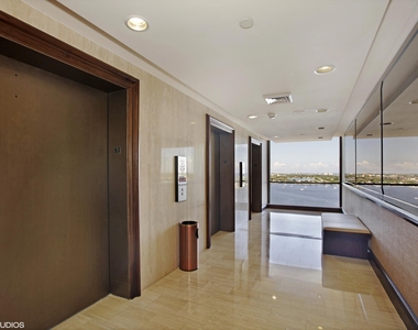 100 Lakeshore Drive - Photo Thumbnail 40