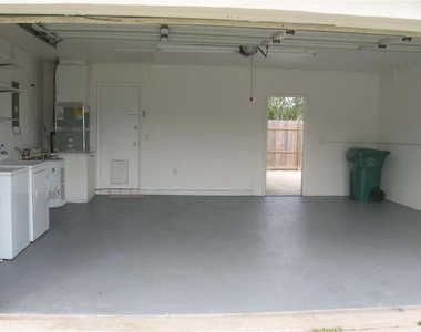 201 Ne Midfield Lane - Photo Thumbnail 22
