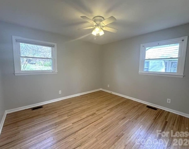 439 Sadie Drive - Photo Thumbnail 8