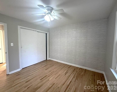 439 Sadie Drive - Photo Thumbnail 12