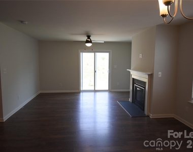 3993 Potts Grove Place - Photo Thumbnail 5