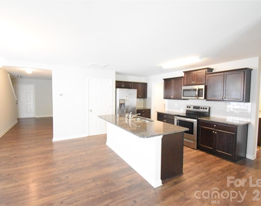 3993 Potts Grove Place - Photo Thumbnail 10