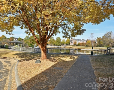 8643 Beaver Creek Drive - Photo Thumbnail 7