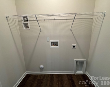106 Titanium Drive - Photo Thumbnail 5
