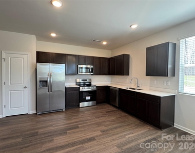 106 Titanium Drive - Photo Thumbnail 11