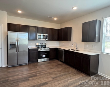 106 Titanium Drive - Photo Thumbnail 10