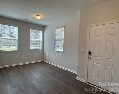 106 Titanium Drive - Photo Thumbnail 7