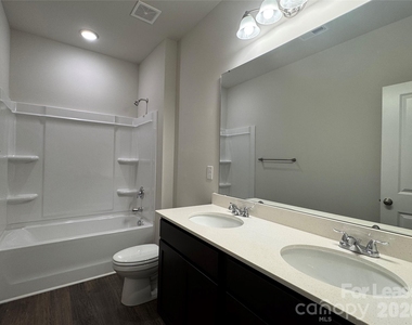 106 Titanium Drive - Photo Thumbnail 4