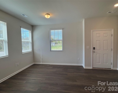 106 Titanium Drive - Photo Thumbnail 8