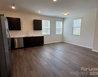 106 Titanium Drive - Photo Thumbnail 9