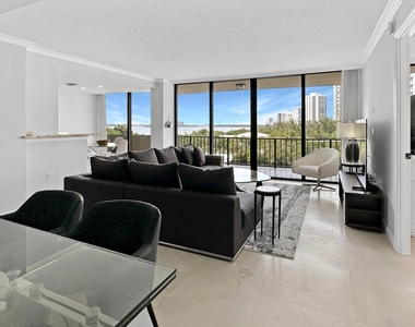4200 N Ocean Drive - Photo Thumbnail 6