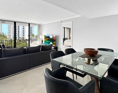 4200 N Ocean Drive - Photo Thumbnail 5