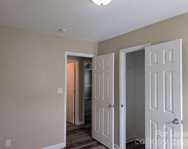421 West Avenue W - Photo Thumbnail 14