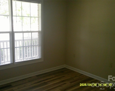 496 23rd Avenue Drive Ne - Photo Thumbnail 6