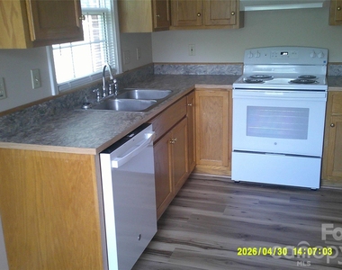 496 23rd Avenue Drive Ne - Photo Thumbnail 4