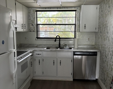 2153 N 14th Avenue - Photo Thumbnail 1