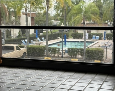 2153 N 14th Avenue - Photo Thumbnail 3