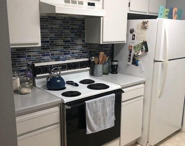 2465 Nw 33rd Street - Photo Thumbnail 3