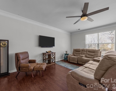2707 Hunters Moon Lane - Photo Thumbnail 3