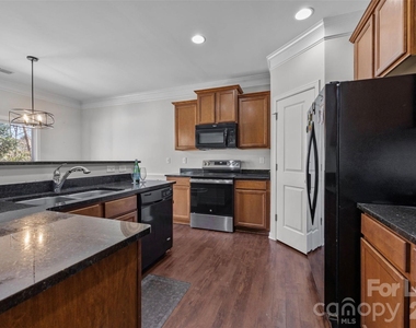 2707 Hunters Moon Lane - Photo Thumbnail 6