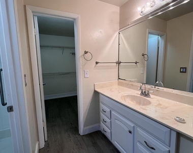 4863 Via Palm Lakes - Photo Thumbnail 24