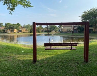 4863 Via Palm Lakes - Photo Thumbnail 32