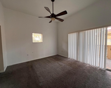 4863 Via Palm Lakes - Photo Thumbnail 20