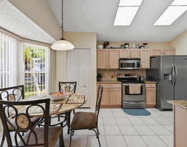 2241 Soundings Court - Photo Thumbnail 8