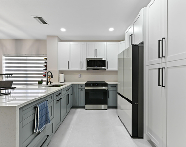 6880 Brook Hollow Road - Photo Thumbnail 7