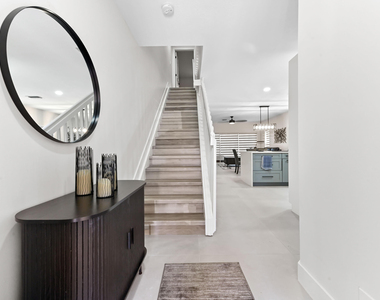 6880 Brook Hollow Road - Photo Thumbnail 1