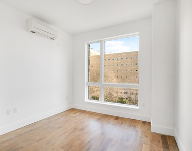 782 New York Avenue - Photo Thumbnail 2