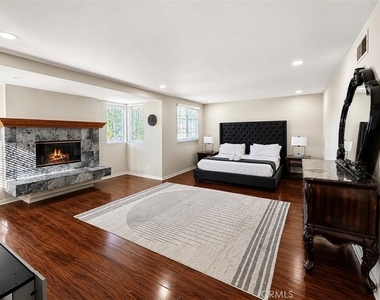 18210 Hatteras - Photo Thumbnail 10