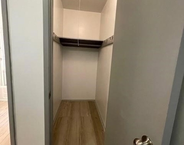 2544 N Brighton - Photo Thumbnail 7