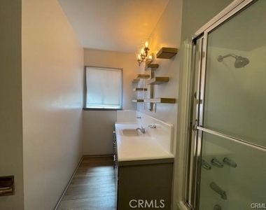 2544 N Brighton - Photo Thumbnail 11