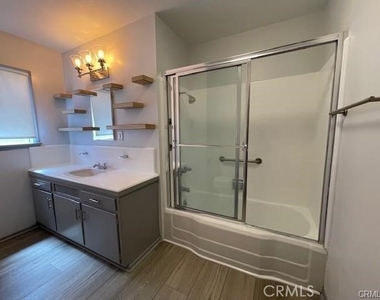 2544 N Brighton - Photo Thumbnail 12