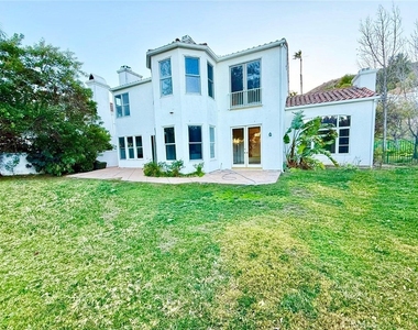 3702 Avenida Callada - Photo Thumbnail 12