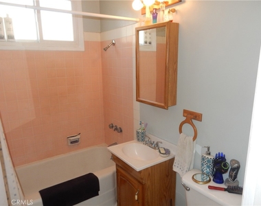 8000 Sale Avenue - Photo Thumbnail 6