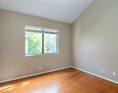 21820 Marylee Street - Photo Thumbnail 19