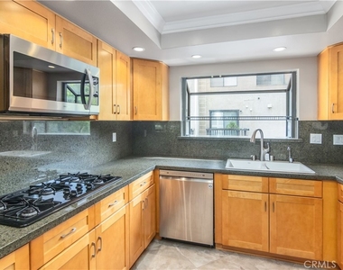 21820 Marylee Street - Photo Thumbnail 14