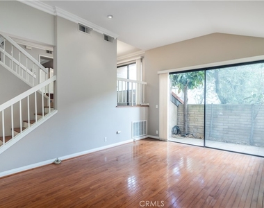 21820 Marylee Street - Photo Thumbnail 4