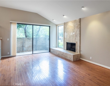 21820 Marylee Street - Photo Thumbnail 5